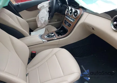 2019 Mercedes-Benz C 300 4Matic из США, поврежденный, VIN 55SWF8EB9KU307820